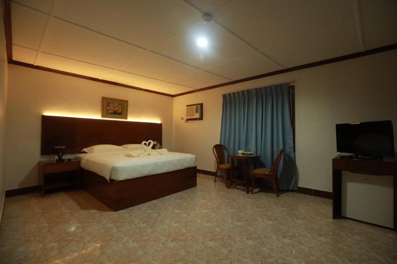 Bohol Plaza Mountain Resort And Restaurant Dauis Exterior foto